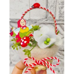 Мартеничка Мини кошнички магнит с Баба Марта и кокичета